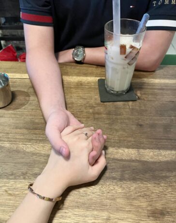 Một bức ảnh hiếm hoi Diệu Thúy đăng trên story khoe tình yêu. Ảnh: Nhân vật cung cấp