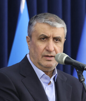 Giám đốc Cơ quan Năng lượng Nguyên tử Iran Mohammad Eslami phát biểu tại cuộc họp báo ở Tehran ngày 14/11. Ảnh: AFP