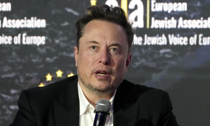 Tỷ phú Mỹ Elon Musk tại Krakow, Ba Lan, ngày 22/1. Ảnh: AP