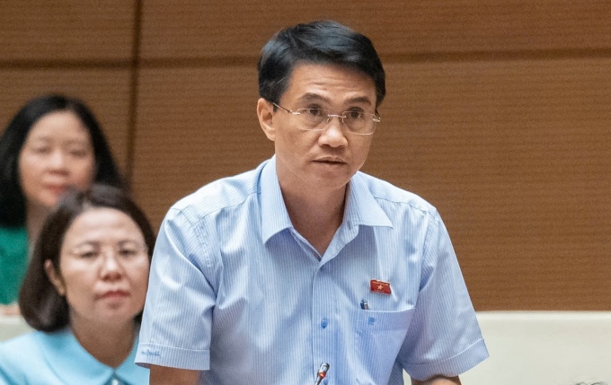 Ông Đỗ Huy Khánh, đại biểu đoàn Đồng Nai chất vấn sáng 11/11. Ảnh: Trung tâm báo chí Quốc hội