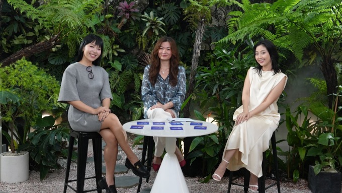 Các khách mời chia sẻ tại talkshow iConShare số ba, ngày 14/11. Ảnh: Ban tổ chức