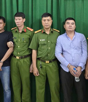Hai nghi can cầm đầu bị bắt. Ảnh: Nhật Vy