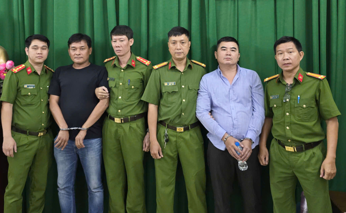Hai nghi can cầm đầu bị bắt. Ảnh: Nhật Vy