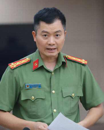 Đại tá Nguyễn Tuấn Hưng, Phó cục trưởng An ninh điều tra Bộ Công an tại họp báo. Ảnh: Phạm Dự