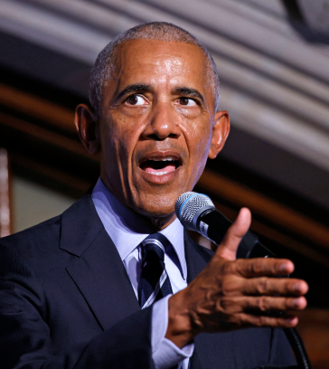 Ông Obama phát biểu khi nhận giải thưởng Sylvanus Thayer tại Học viện Quân sự Mỹ ở West Point, New York hôm 20/9. Ảnh: AFP
