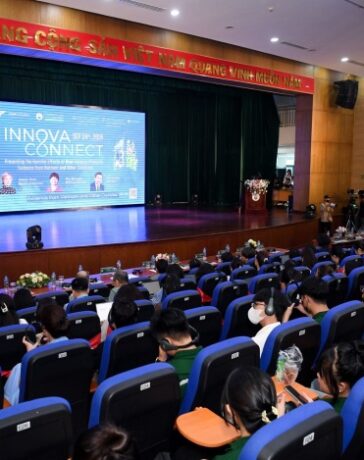 Hội thảo InnovaConnect tổ chức hồi tháng 9 với chủ đề Phòng chống tác hại của thuốc lá mới: Bằng chứng khoa học và kinh nghiệm tại Việt Nam và trên thế giới, thu hút gần 500 khách mời tham gia. Ảnh: VinFuture