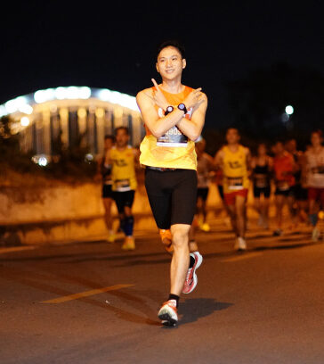 Độc giả Thanh Tài trên đường chạy Longbien Marathon 2024. Ảnh: LBM