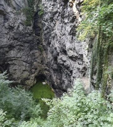Hang Hranice Abyss nằm ở phía đông Cộng hòa Czech. Ảnh: Alamy
