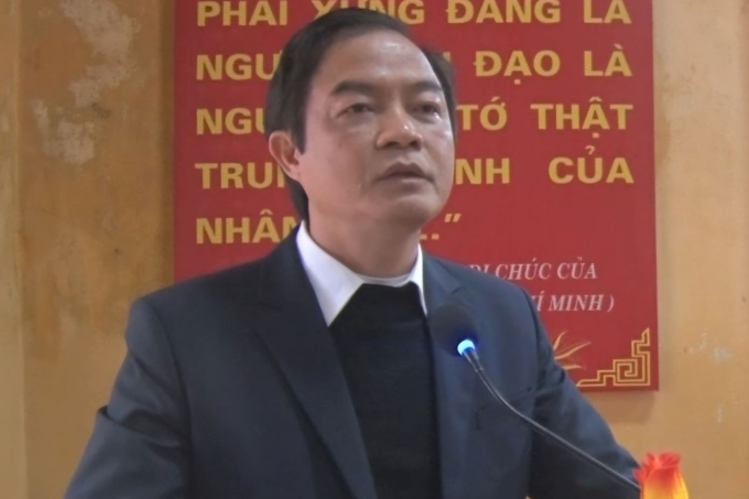 Ông Vũ Văn Hạnh, 54 tuổi, Phó Chủ tịch thường trực UBND huyện Hưng Hà bị bắt vì thiếu trách nhiệm gây hậu quả nghiêm trọng.