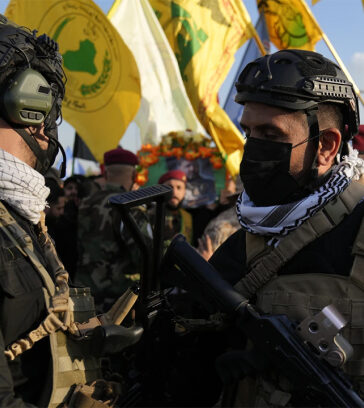 Thành viên nhóm dân quân thân Iran tại Baghdad, Iraq ngày 8/2. Ảnh: AP