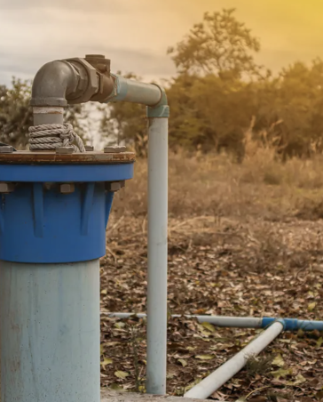 Con người khai thác nước ngầm quá mức có thể khiến môi trường bị ảnh hưởng. Ảnh: Sumeth c/Shutterstock