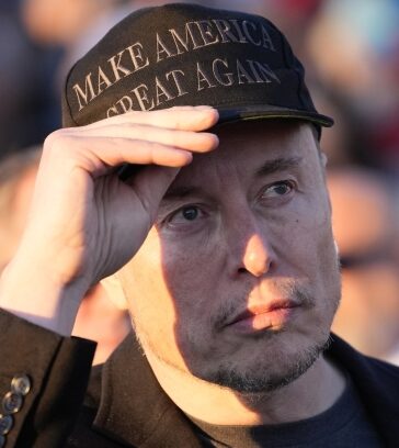 Tỷ phú Mỹ Elon Musk trong cuộc mít tinh của ông Trump ở Pennsylvania ngày 5/10. Ảnh: AP