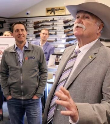 Cảnh sát trưởng Ohio Richard Jones, một trong những quan chức cảnh sát ủng hộ kế hoạch trục xuất người nhập cư trái phép của ông Trump. Ảnh: AP