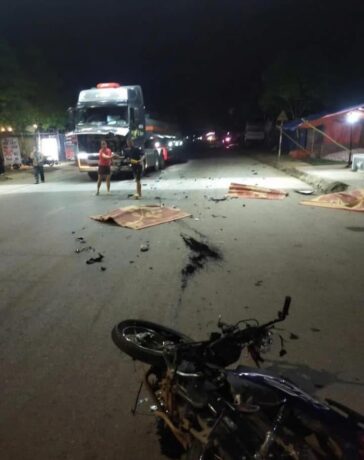 Vụ tai nạn tại thị trấn Mãn Đức, huyện Tân Lạc. Ảnh: Hoà Bình