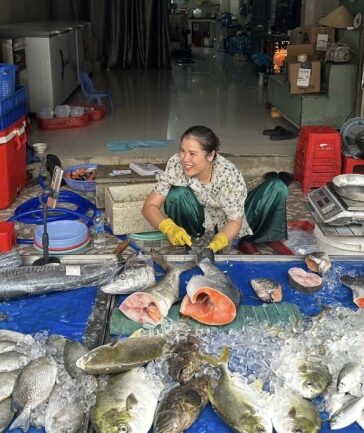 Chị Hải Anh sở hữu kênh TikTok livestream bán cá với gần 300.000 người theo dõi, tháng 12/2024. Ảnh: Nhân vật cung cấp