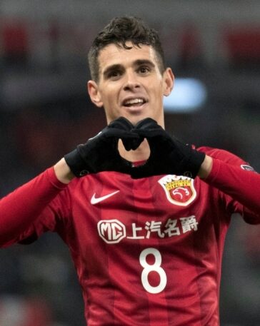 Oscar từng là cầu thủ đắt giá nhất lịch sử chuyển nhượng châu Á, khi Cảng Thượng Hải mua anh với giá 73 triệu USD năm 2017. Ảnh: AP
