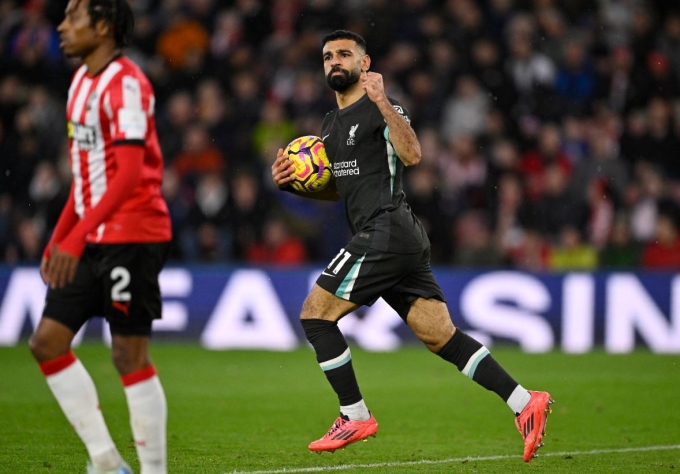 Mohamed Salah mừng bàn trong trận Liverpool thắng Southampton 3-2 ở vòng 12 Ngoại hạng Anh. Ảnh: Reuters