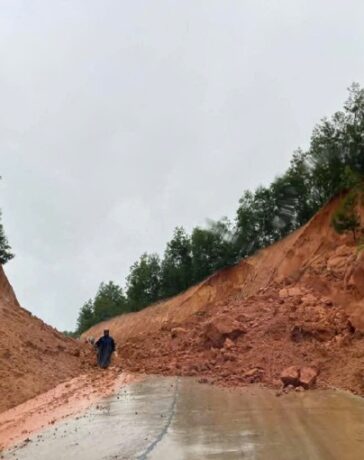 Sạt lở ở huyện miền núi An Lão cuối tháng 11 vừa qua. Ảnh: Nghĩa Bình