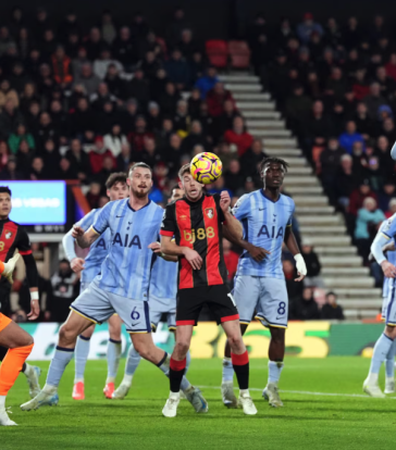 Huijsen ghi bàn, mang về chiến thắng cho Bournemouth trước Tottenham vào tối 5/12. Ảnh: PA