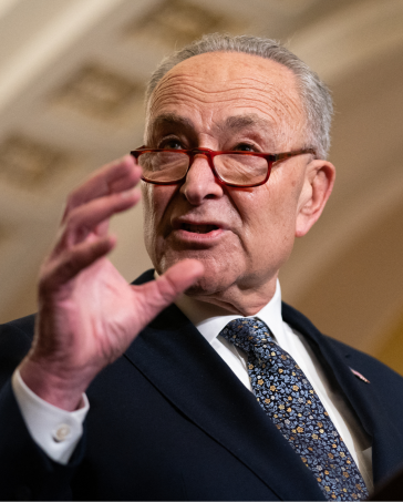 Thượng nghị sĩ Chuck Schumer phát biểu trong họp báo ngày 14/11 ở Washington, Mỹ. Ảnh: AFP