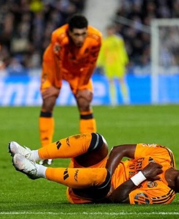 Vinicius nằm sân trong trận Real thắng Leganes 3-0 ở vòng 14 La Liga ngày 24/11. Ảnh: AS